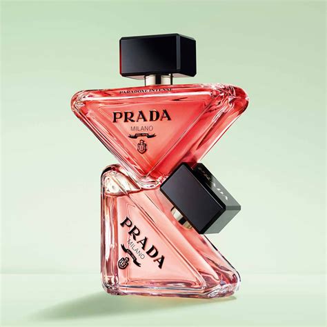 prada black smells like old lady|Paradoxe Eau de Parfum .